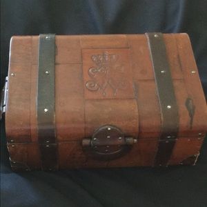 Vintage Brown Leather Embossed Cigar Humidor